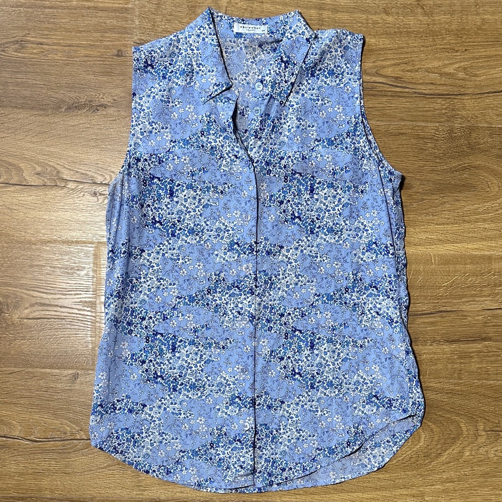 Equipment 100% Silk Floral Blue Sleeveless Button Up Women's Top Small